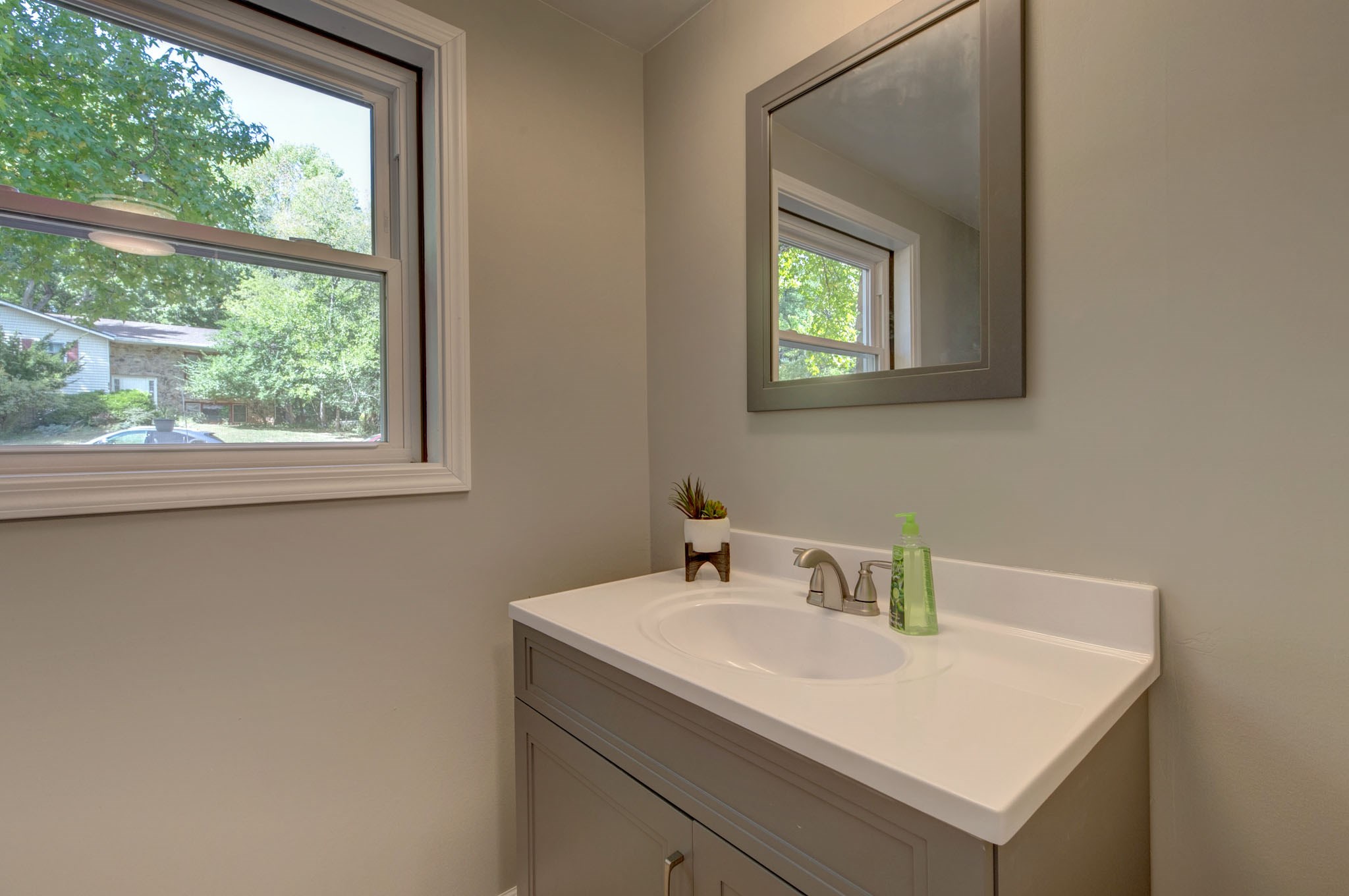 2015 South Georgetown Road Bloomington, IN 47401 - Photo 30 of 36 Gallery Image 30