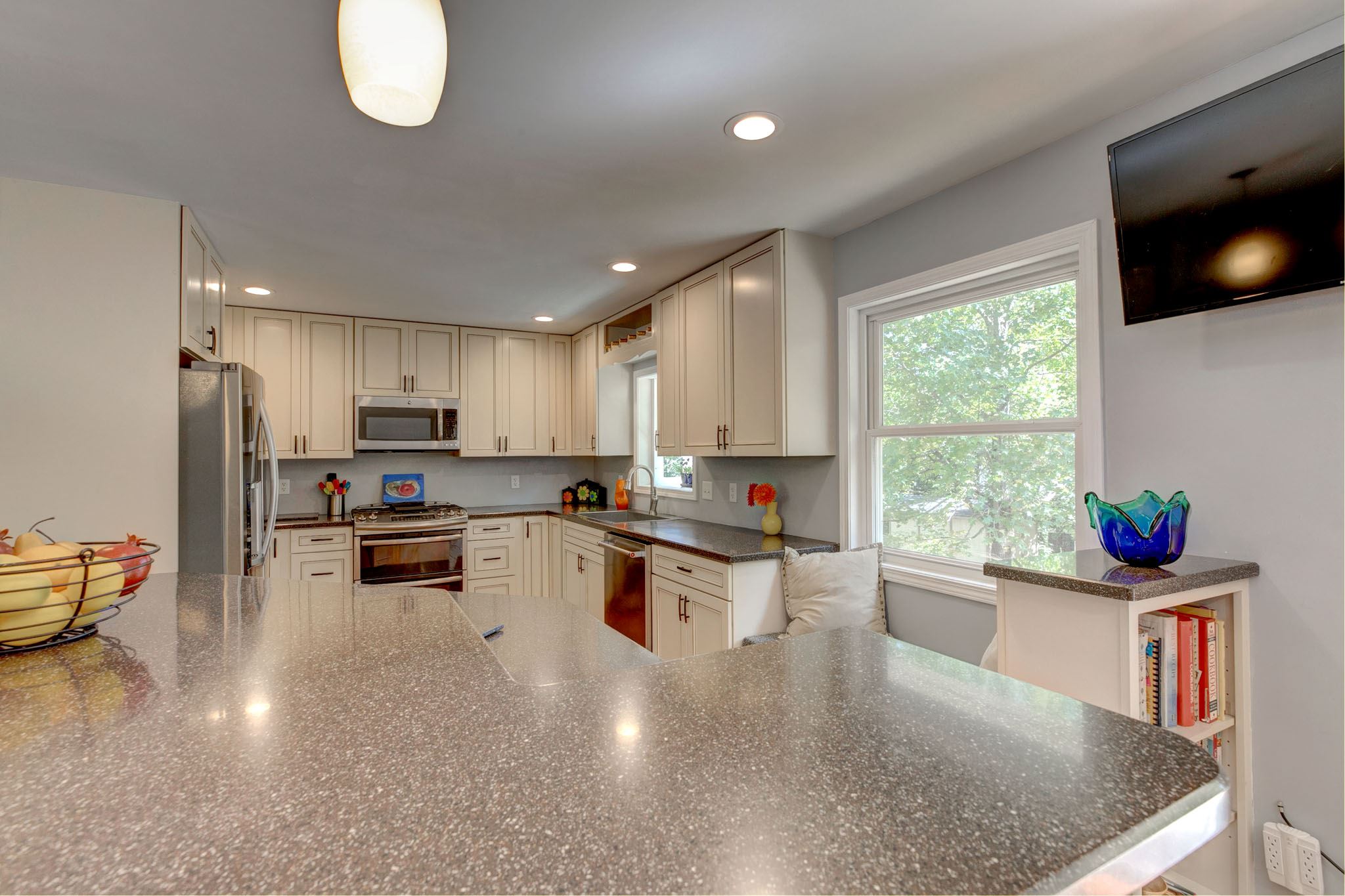 2015 South Georgetown Road Bloomington, IN 47401 - Photo 9 of 36 Gallery Image 9
