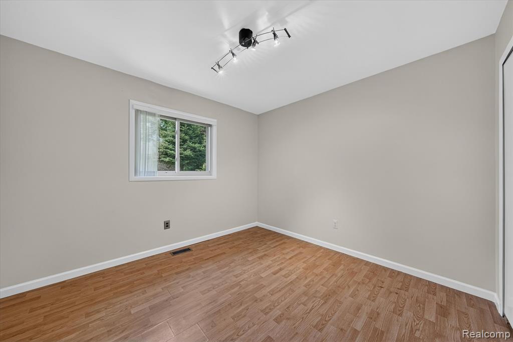 2370 Norton Road Rochester Hills, MI 48307 - Photo 10 of 15