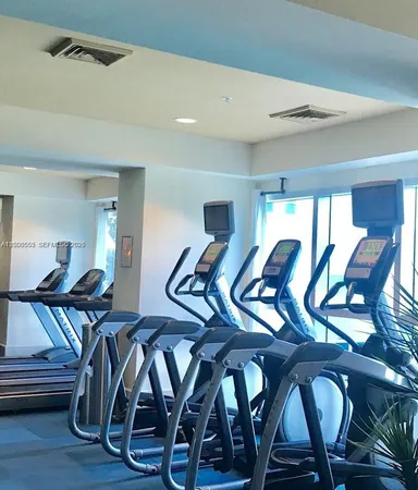 $2,600 | 1945 South Ocean Drive, Unit 602, Hallandale Beach, FL 33009