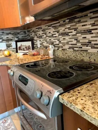 $2,600 | 1945 South Ocean Drive, Unit 602, Hallandale Beach, FL 33009