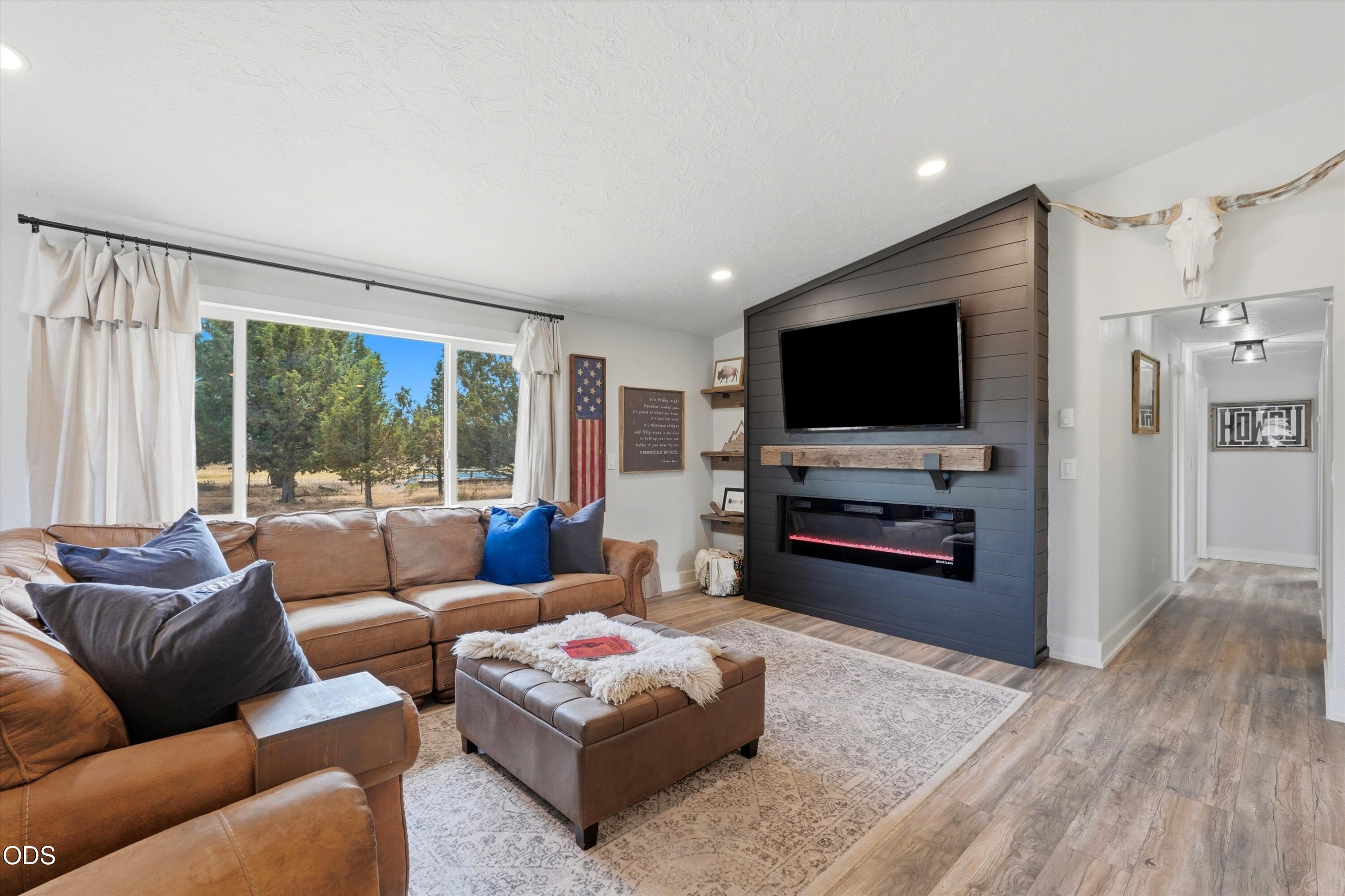 8120 Southwest Shad Road Terrebonne, OR 97760 - Photo 12 of 47
