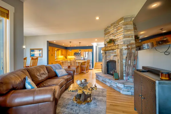 $539,900 | 908 Railroad Avenue West, Walker, MN 56484