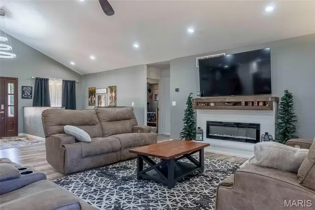 $529,000 | 12050 Pike 9162, Louisiana, MO 63353