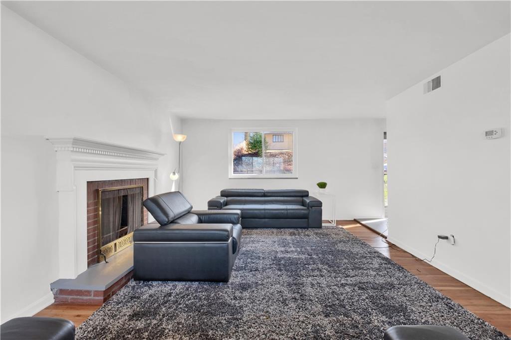 453 Decatur Avenue Pittsburgh, PA 15221 - Photo 4 of 25 Gallery Image 4