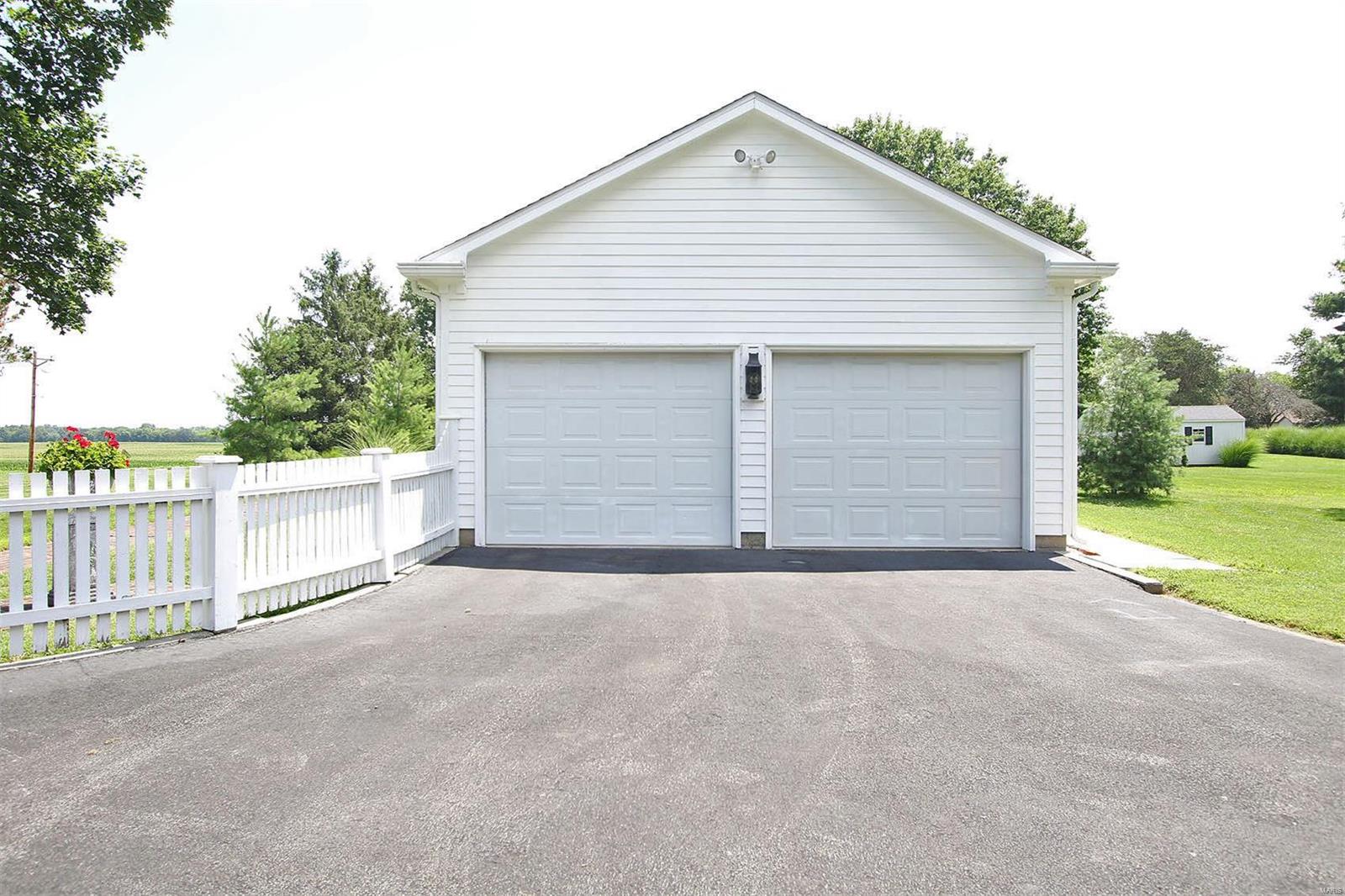 8344 Maple Grove Road Troy, IL 62294 - Photo 30 of 35