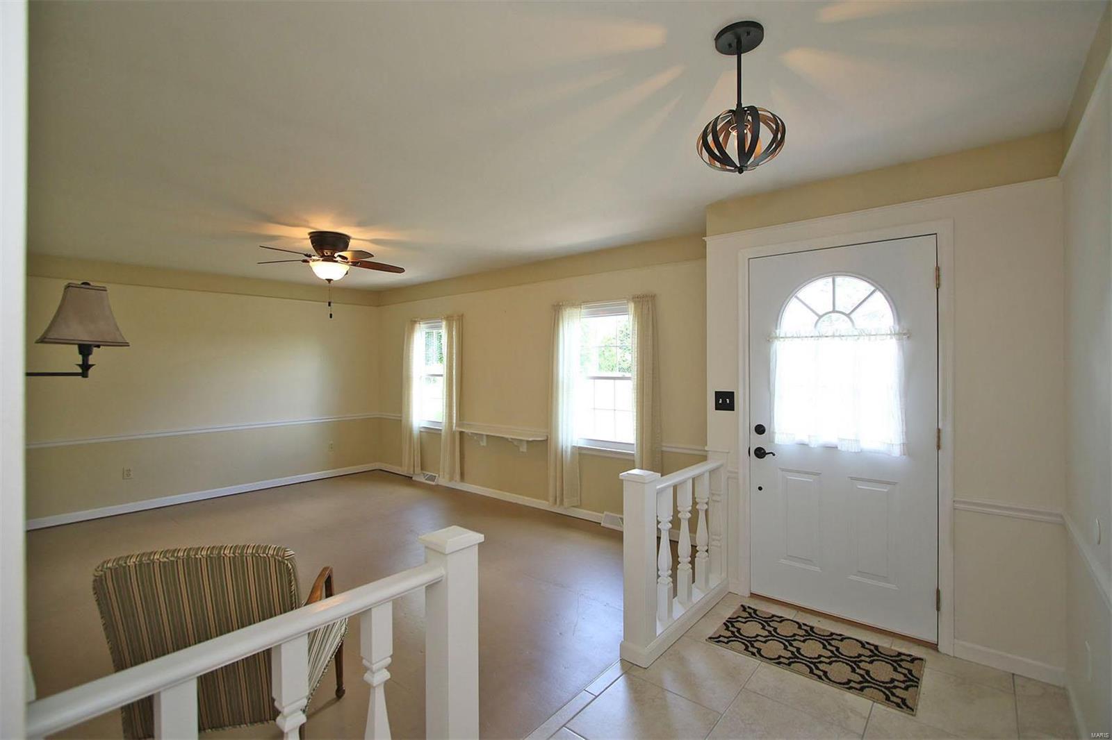8344 Maple Grove Road Troy, IL 62294 - Photo 4 of 35