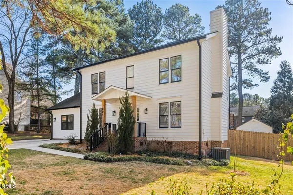 $550,000 | 201 Pinewood Drive, Apex, NC 27502