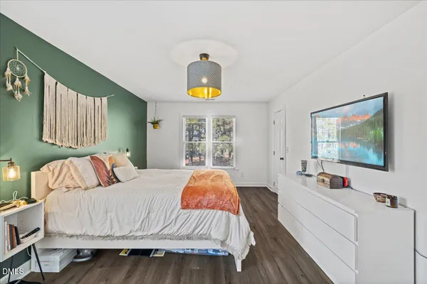 $550,000 | 201 Pinewood Drive, Apex, NC 27502