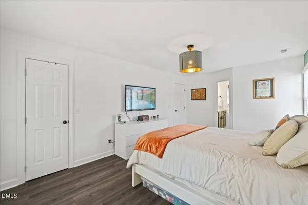 $550,000 | 201 Pinewood Drive, Apex, NC 27502