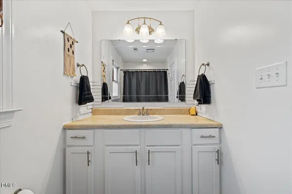 $535,000 | 201 Pinewood Drive, Apex, NC 27502