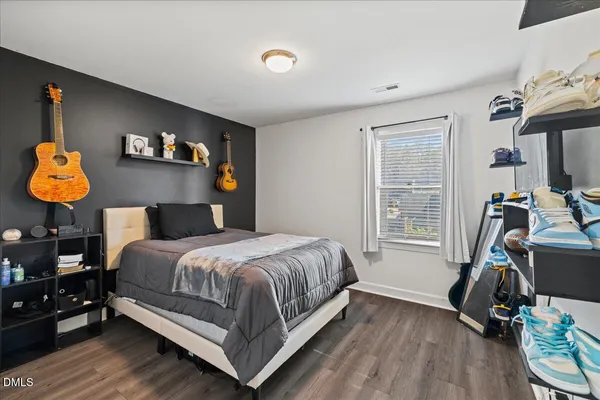 $550,000 | 201 Pinewood Drive, Apex, NC 27502