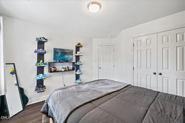 $550,000 | 201 Pinewood Drive, Apex, NC 27502