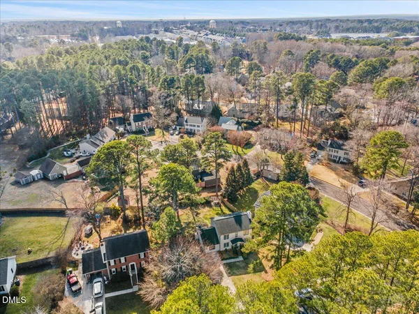 $550,000 | 201 Pinewood Drive, Apex, NC 27502