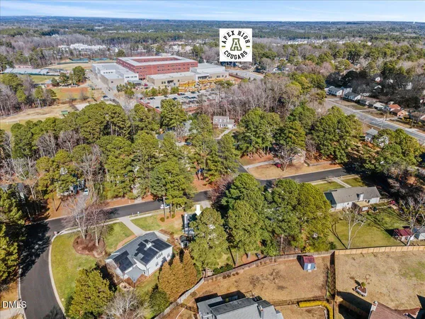 $550,000 | 201 Pinewood Drive, Apex, NC 27502