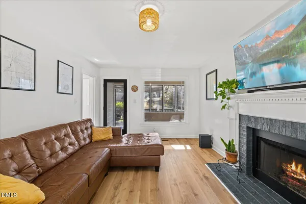 $550,000 | 201 Pinewood Drive, Apex, NC 27502