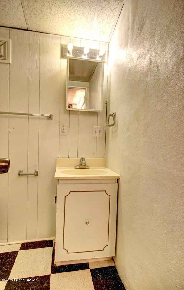 2014 Farnsley Road Louisville, KY 40216 - Photo 26 of 33 Farnsley #33