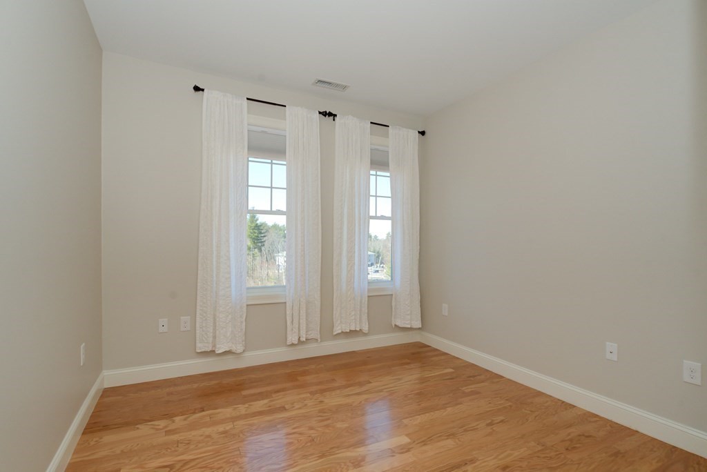 12 Braemoor Woods Road, Unit 402 Salem, NH 03079 - Photo 13 of 24