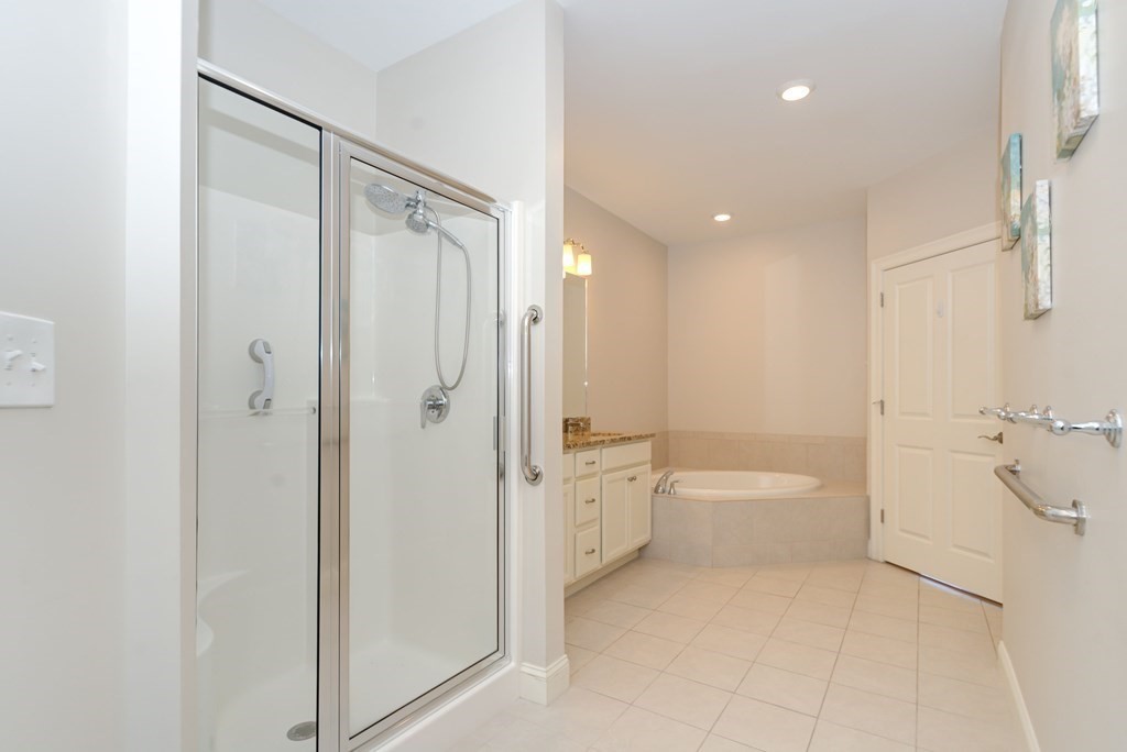 12 Braemoor Woods Road, Unit 402 Salem, NH 03079 - Photo 16 of 24
