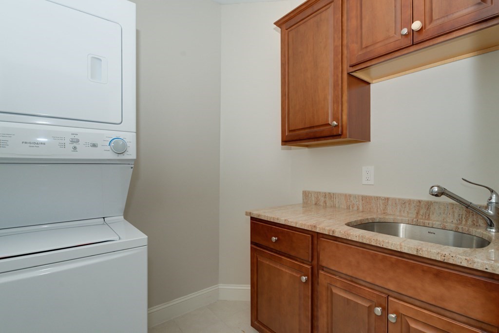 12 Braemoor Woods Road, Unit 402 Salem, NH 03079 - Photo 18 of 24