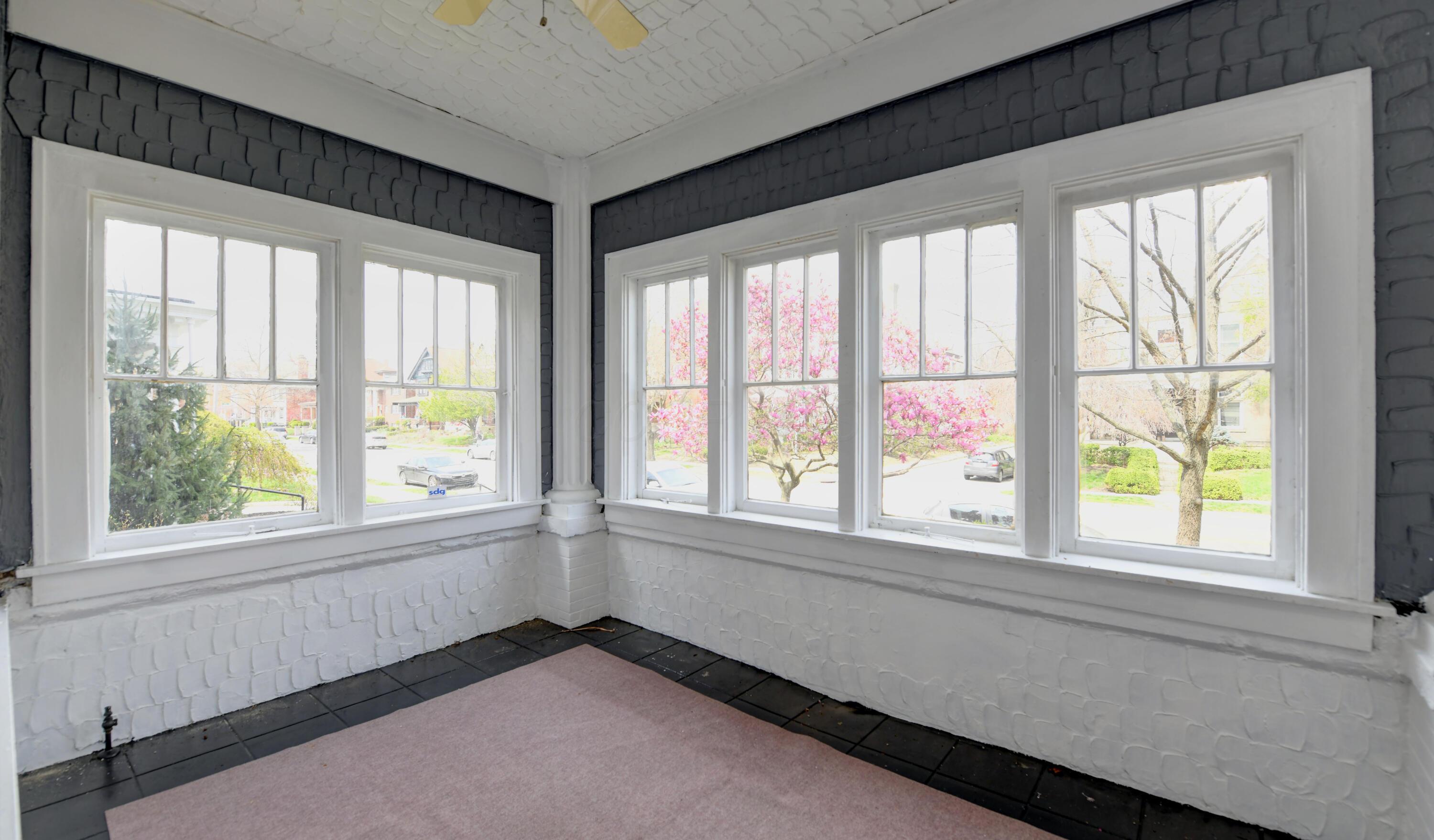 977 Bryden Road Columbus, OH 43205 - Photo 22 of 60 Unit 2- Enclosed Porch (2)