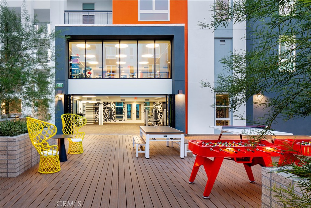 19525 Nordhoff Street, Unit 25662 Northridge, CA 91324 - Photo 24 of 26 a view of outdoor seating space