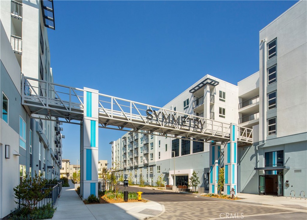 19525 Nordhoff Street, Unit 25662 Northridge, CA 91324 - Photo 3 of 26 a front view of a building with street view