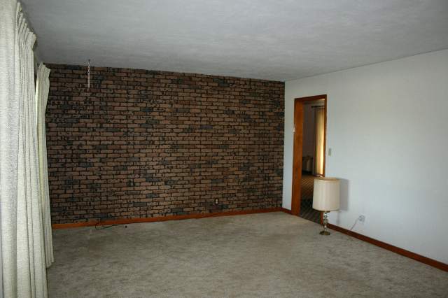 1000 South Main Street Washington, IL 61571 - Photo 3 of 9 Gallery Image 3