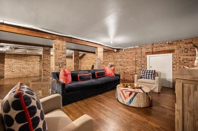 $2,250,000 | 1112 Elizabeth Boulevard, Fort Worth, TX 76110