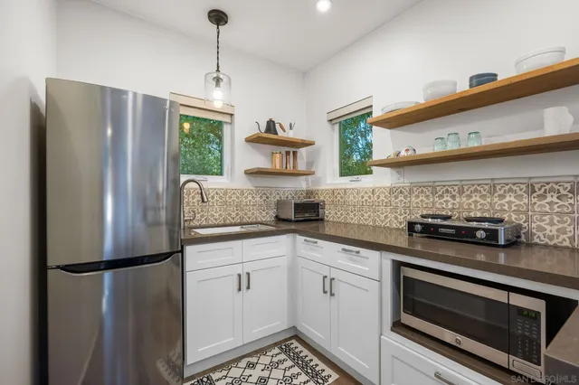 $4,995,000 | 554 Stratford Drive, Encinitas, CA 92024