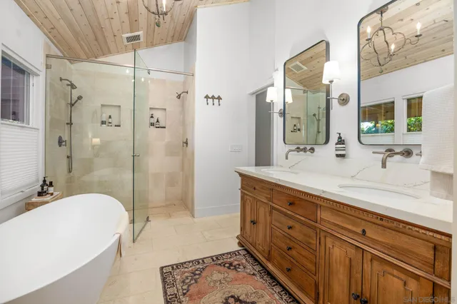 $4,995,000 | 554 Stratford Drive, Encinitas, CA 92024