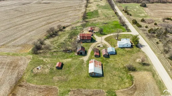 $299,900 | 451 North 200 Road, Overbrook, KS 66524