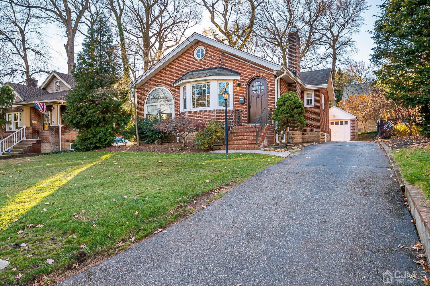 95 Spring Street Metuchen, NJ 08840 - Photo 3 of 28 Gallery Image 3