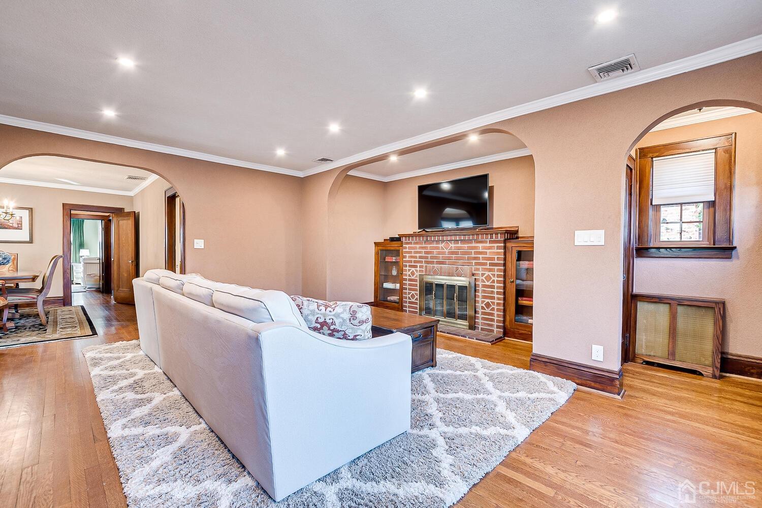 95 Spring Street Metuchen, NJ 08840 - Photo 6 of 28 Gallery Image 6