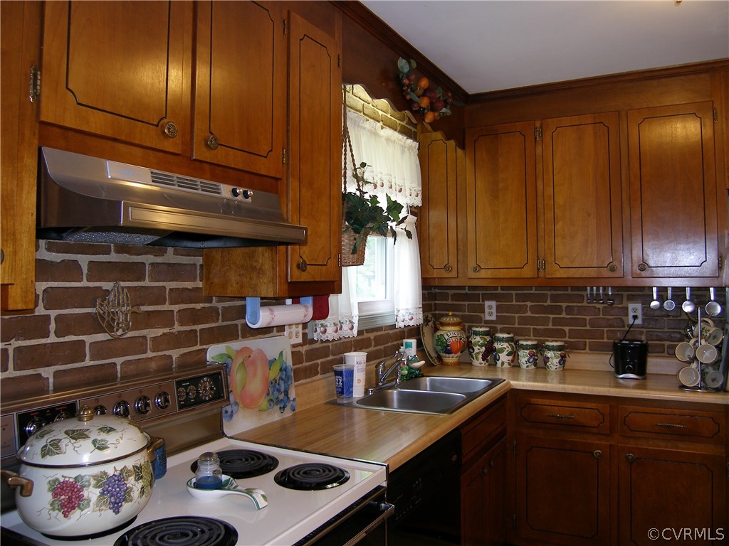 800 Whiffletree Road North Chesterfield, VA 23236 - Photo 23 of 47 Kitchen