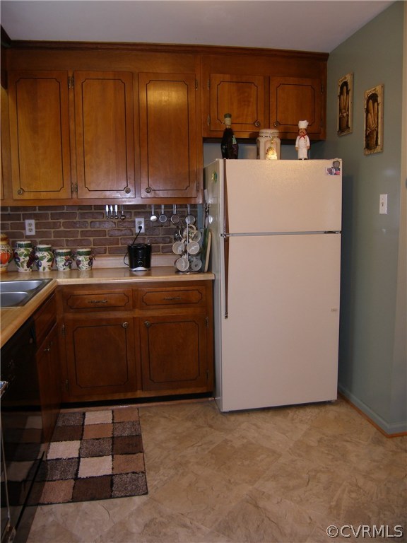 800 Whiffletree Road North Chesterfield, VA 23236 - Photo 26 of 47 Kitchen Refrigerator Conveys!