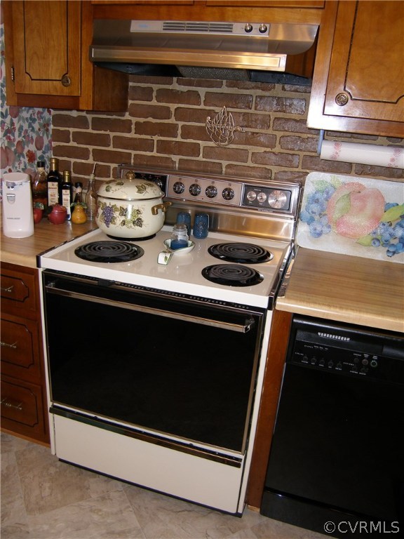 800 Whiffletree Road North Chesterfield, VA 23236 - Photo 29 of 47 Electric Range/Oven & Vent Hood