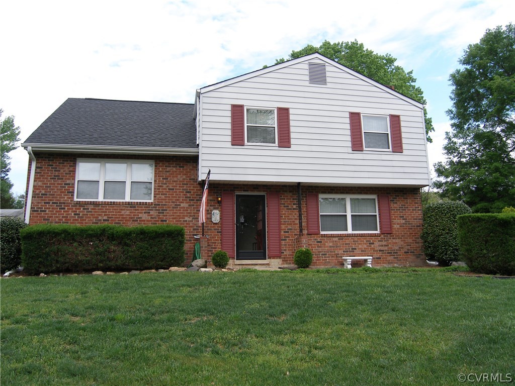 800 Whiffletree Road North Chesterfield, VA 23236 - Photo 3 of 47 Brick/Aluminum Siding, Front Storm Door, Roof 2013