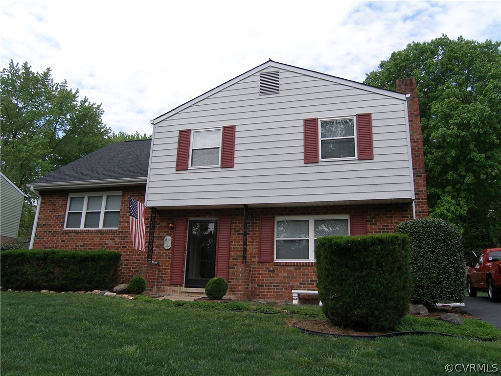 800 Whiffletree Road North Chesterfield, VA 23236 - Photo 7 of 47 Brick/Aluminum Siding