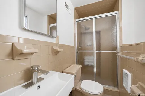 $900,000 | 29 Montrose Road, Yonkers, NY 10710