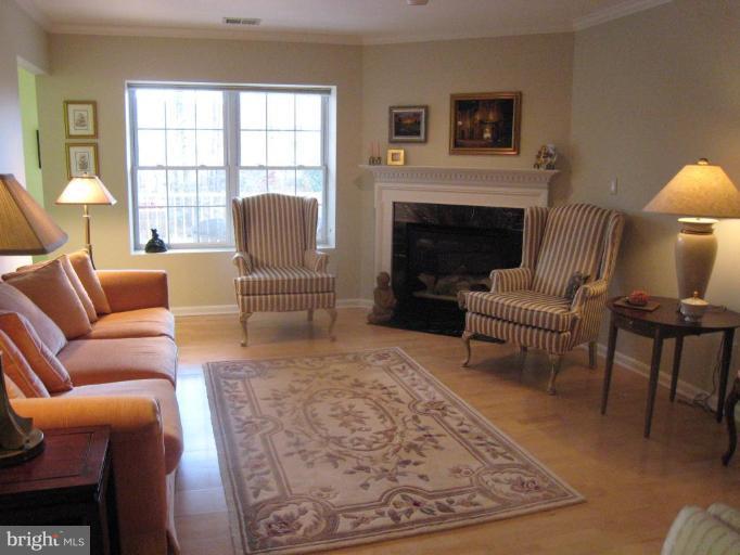 12350 Rosslare Ridge Road, Unit 201 Lutherville-Timonium, MD 21093 - Photo 5 of 19 Living Room