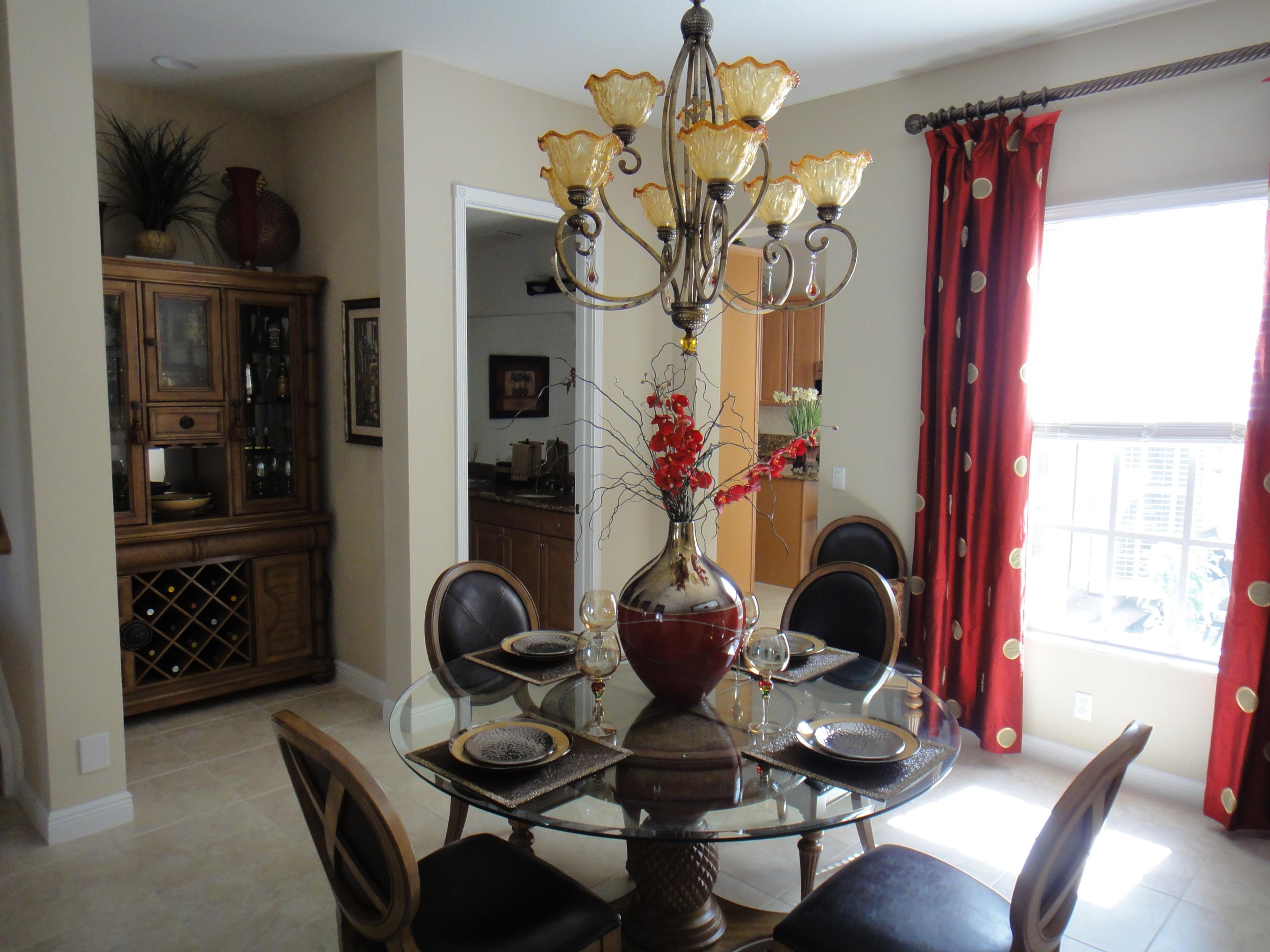 819 Northwest 82nd Place Boca Raton, FL 33487 - Photo 4 of 17 Dining
