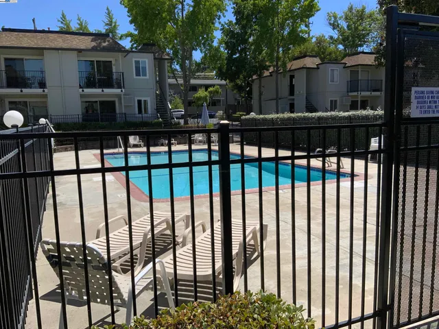 $430,000 | 1590 Sunnyvale Avenue, Unit 31, Walnut Creek, CA 94597