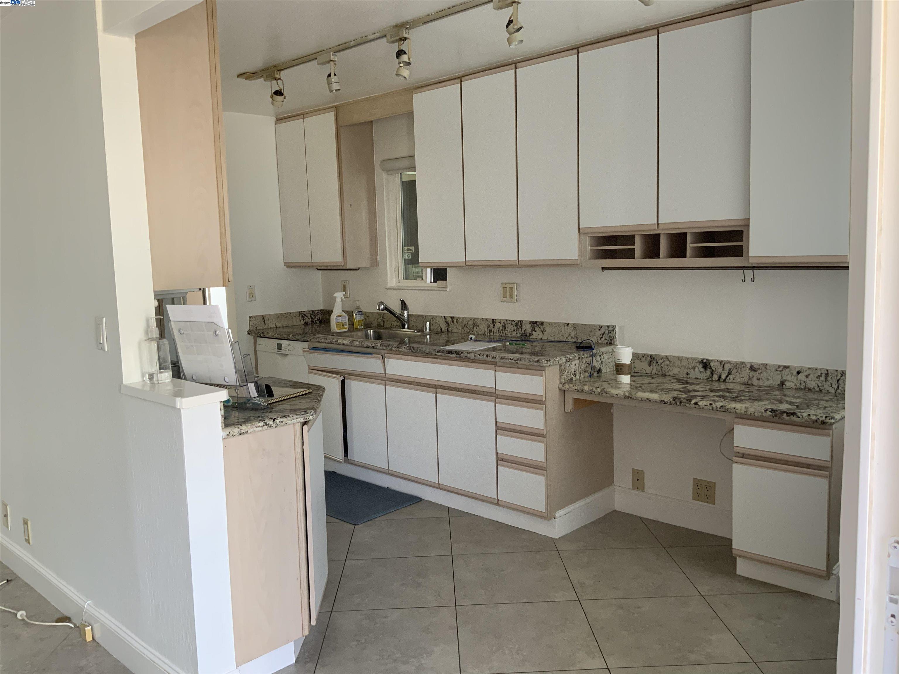 1590 Sunnyvale Avenue, Unit 31 Walnut Creek, CA 94597 - Photo 2 of 29