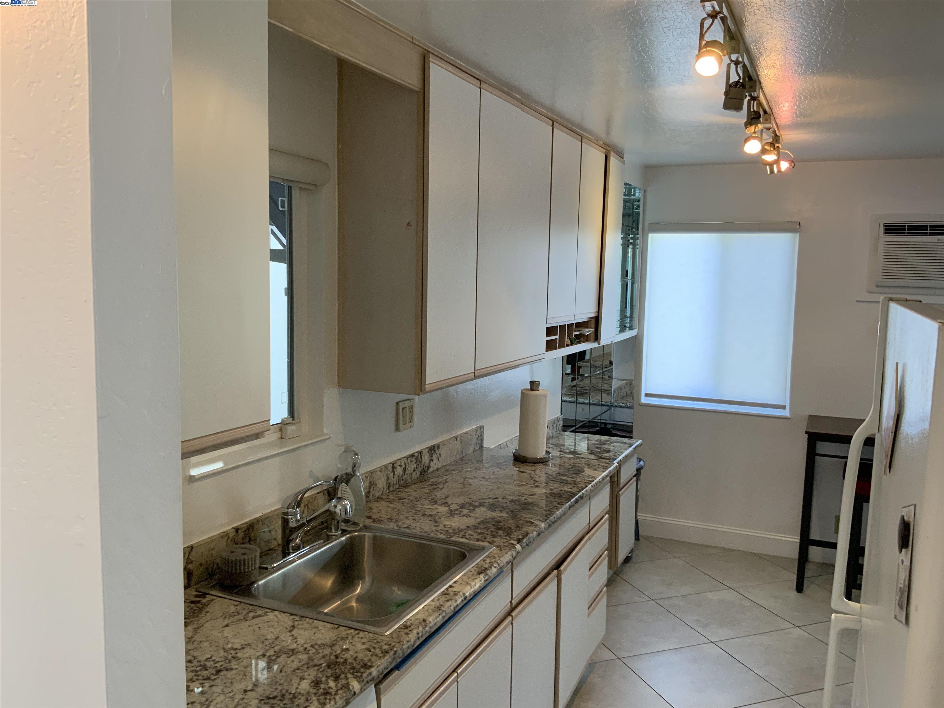 1590 Sunnyvale Avenue, Unit 31 Walnut Creek, CA 94597 - Photo 4 of 29