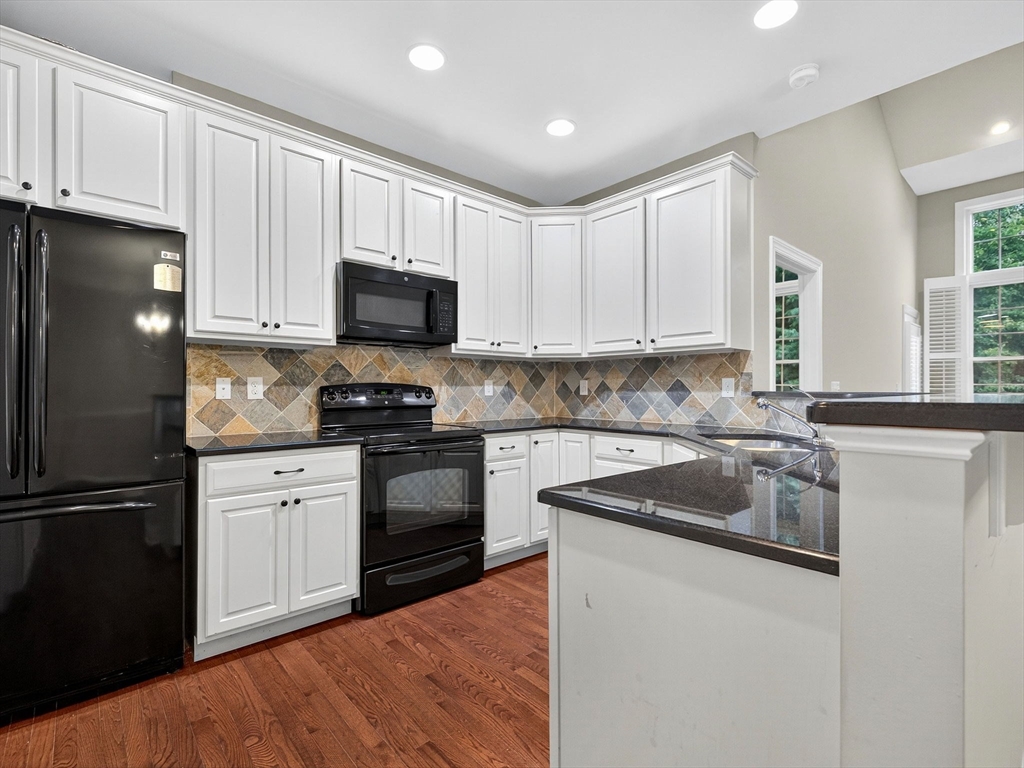 3 Pondside Lane, Unit 3 Bolton, MA 01740 - Photo 5 of 30