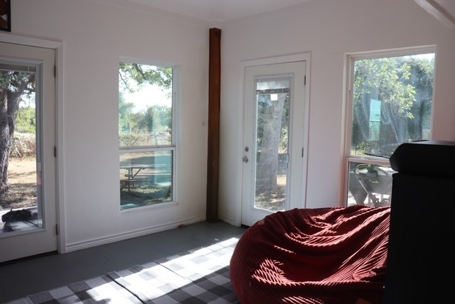 913 Seventh Street Lexington, TX 78947 - Photo 5 of 34