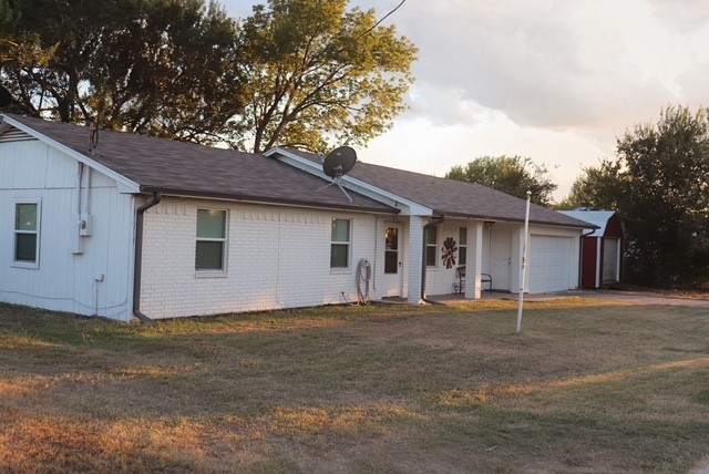 913 Seventh Street Lexington, TX 78947 - Photo 8 of 34