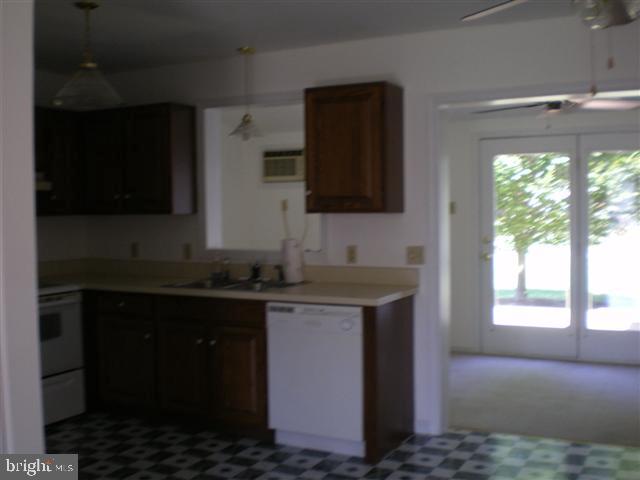 382 Cardinal Road Lititz, PA 17543 - Photo 2 of 6