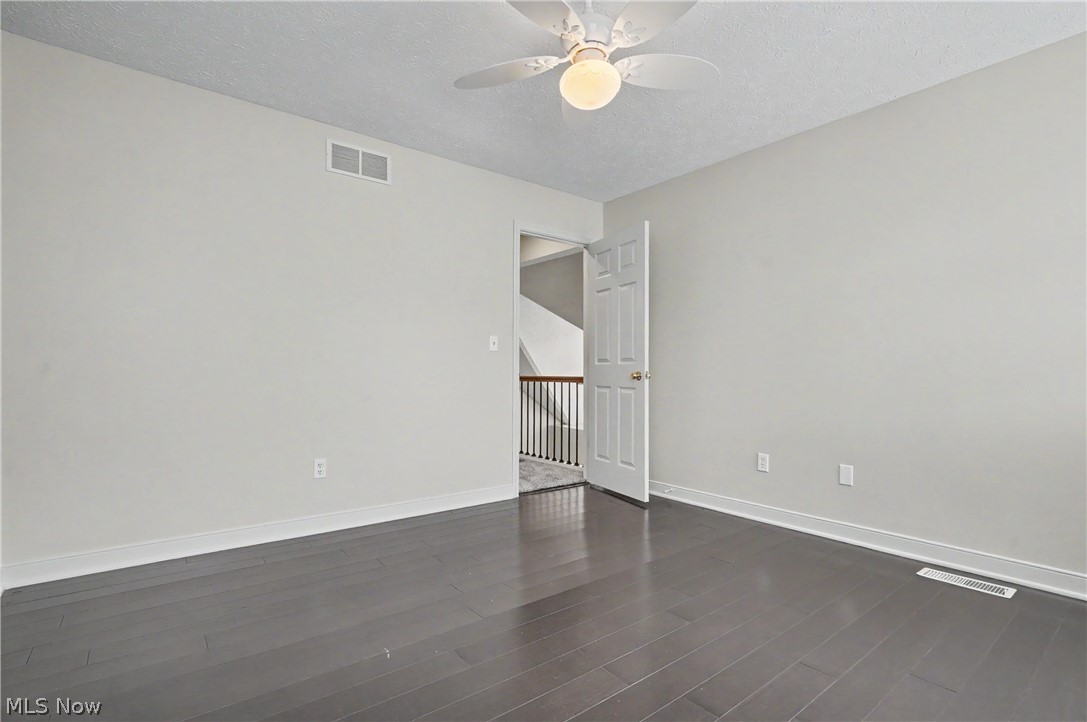 478 Kings Court Akron, OH 44321 - Photo 22 of 40